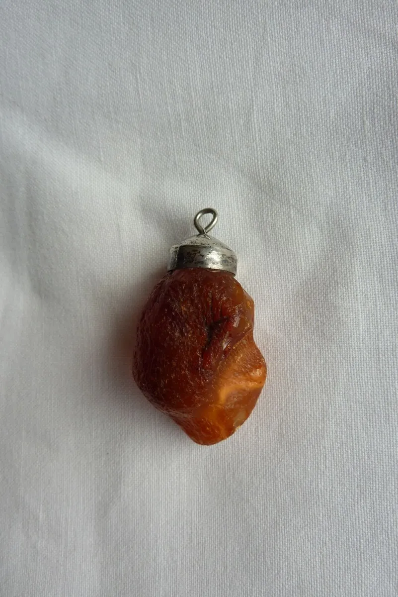 Baltic amber brooch and pendant set - Image 4