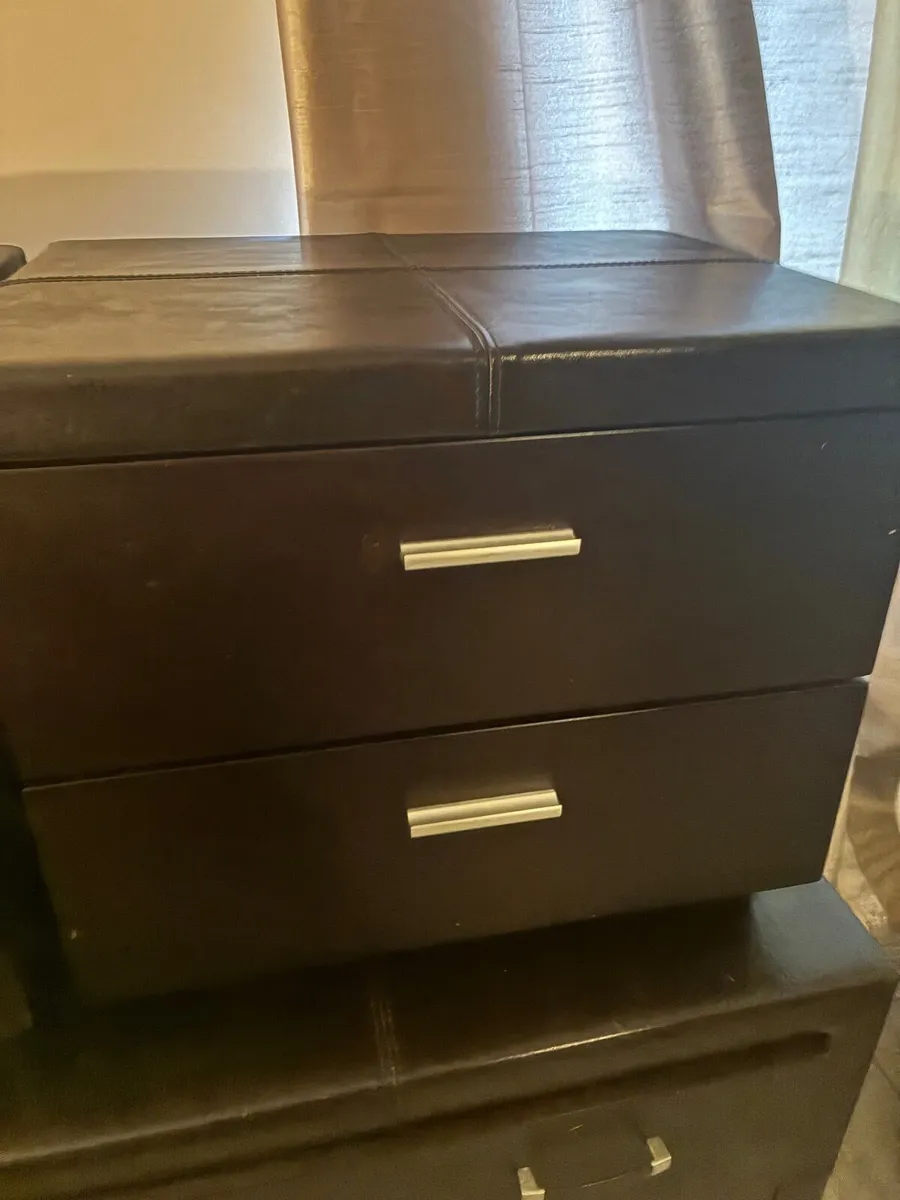 Bedroom furniture - Image 2