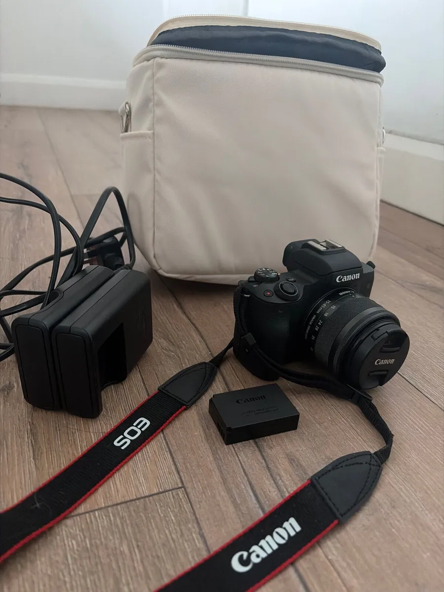 Canon camera m50 mark II - Image 1