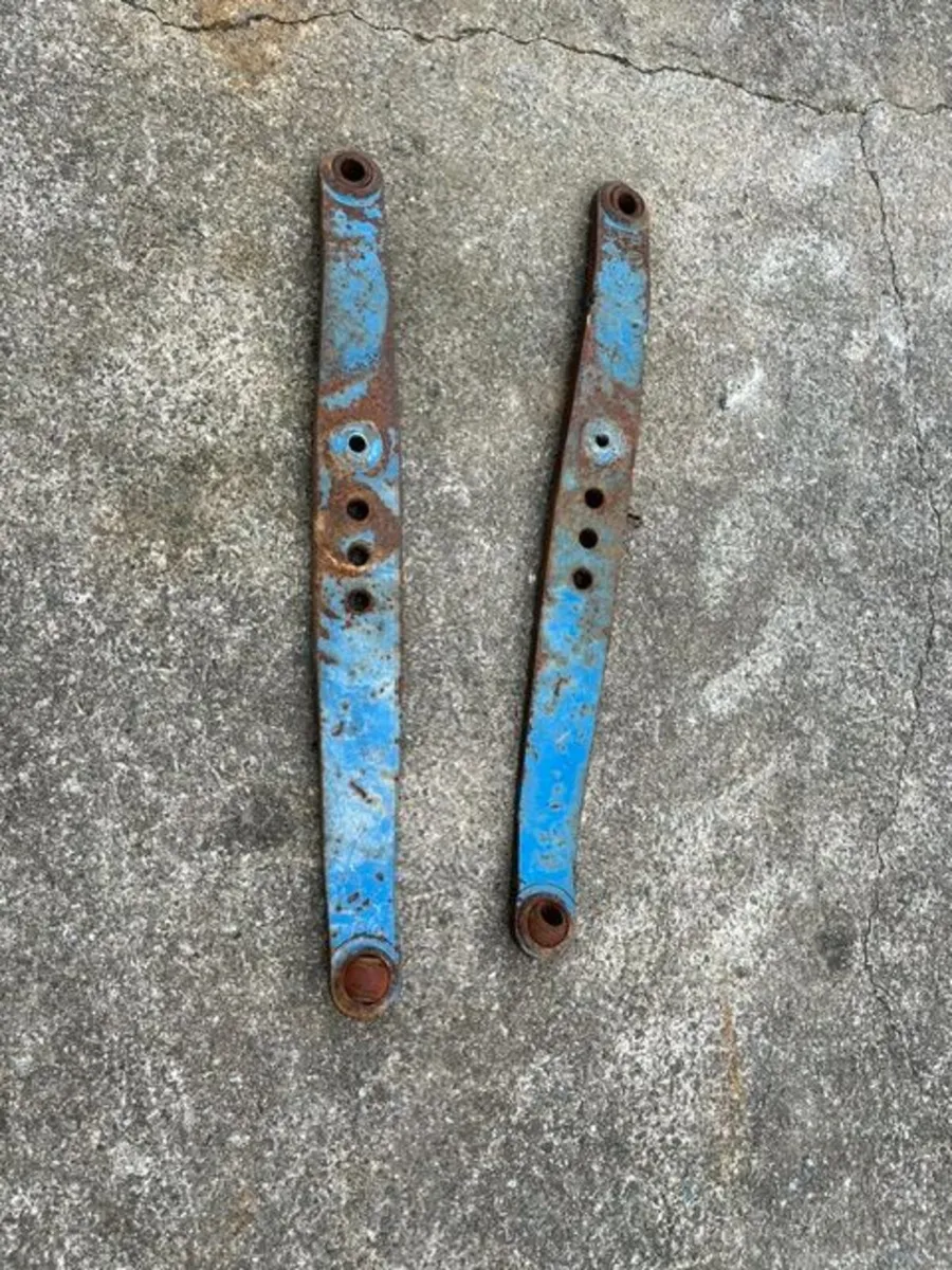 4 Spool Valve and Pair Lift Arms suit Ford 7610.. - Image 2