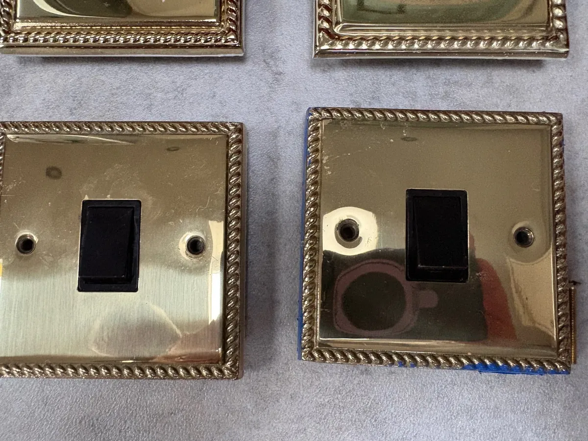 Light switches - Image 1