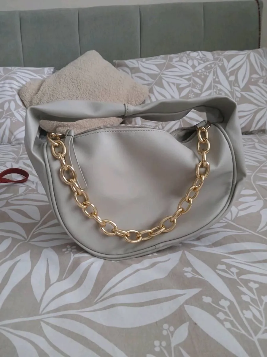 Hand bag
