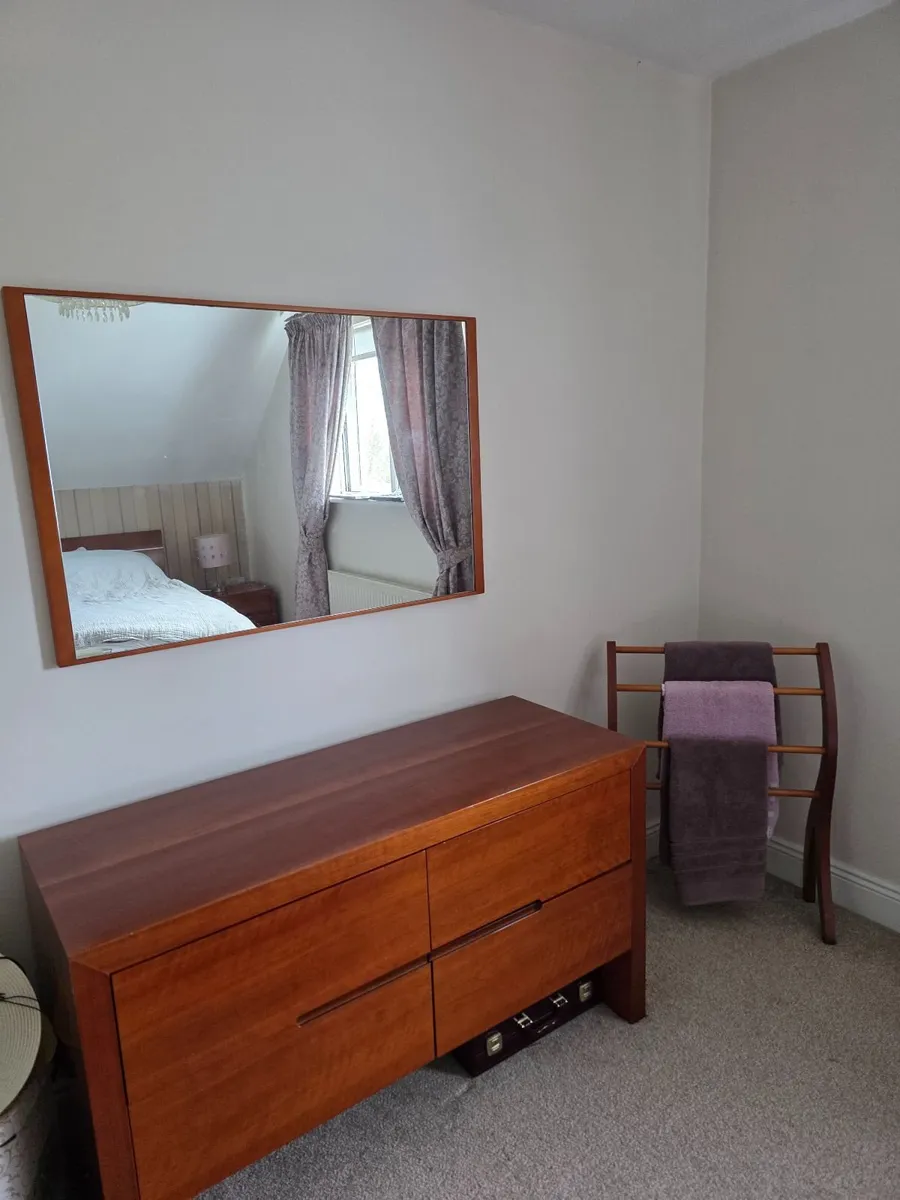 Bedroom furniture - Image 2