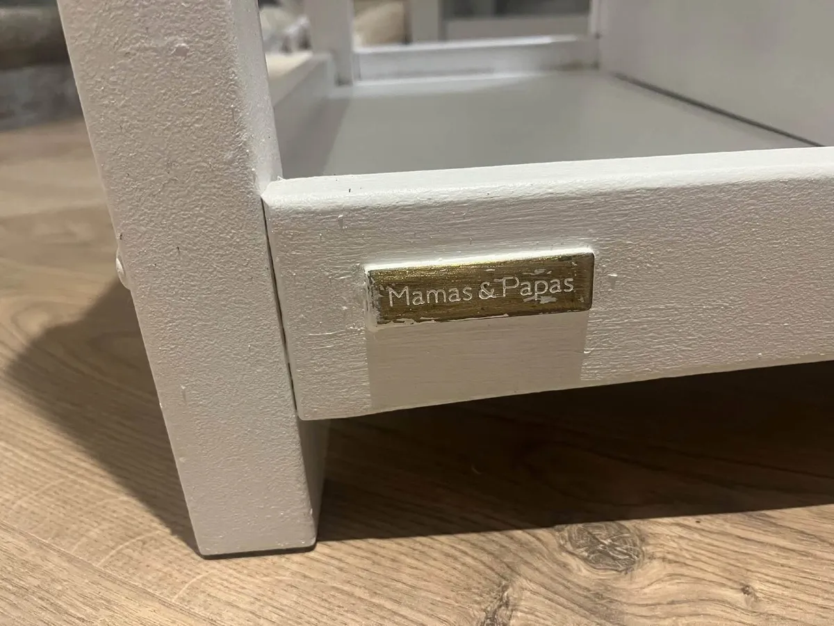 Changing table - Image 3