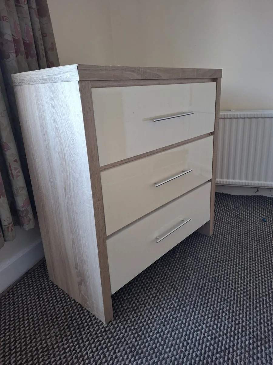 Chest of Drawers
