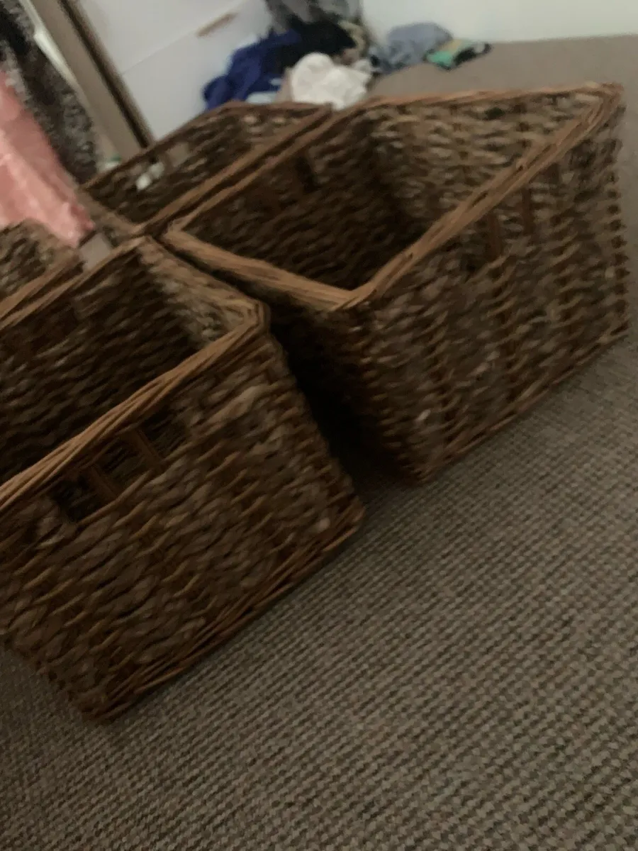 4 Wicker Baskets - Image 2