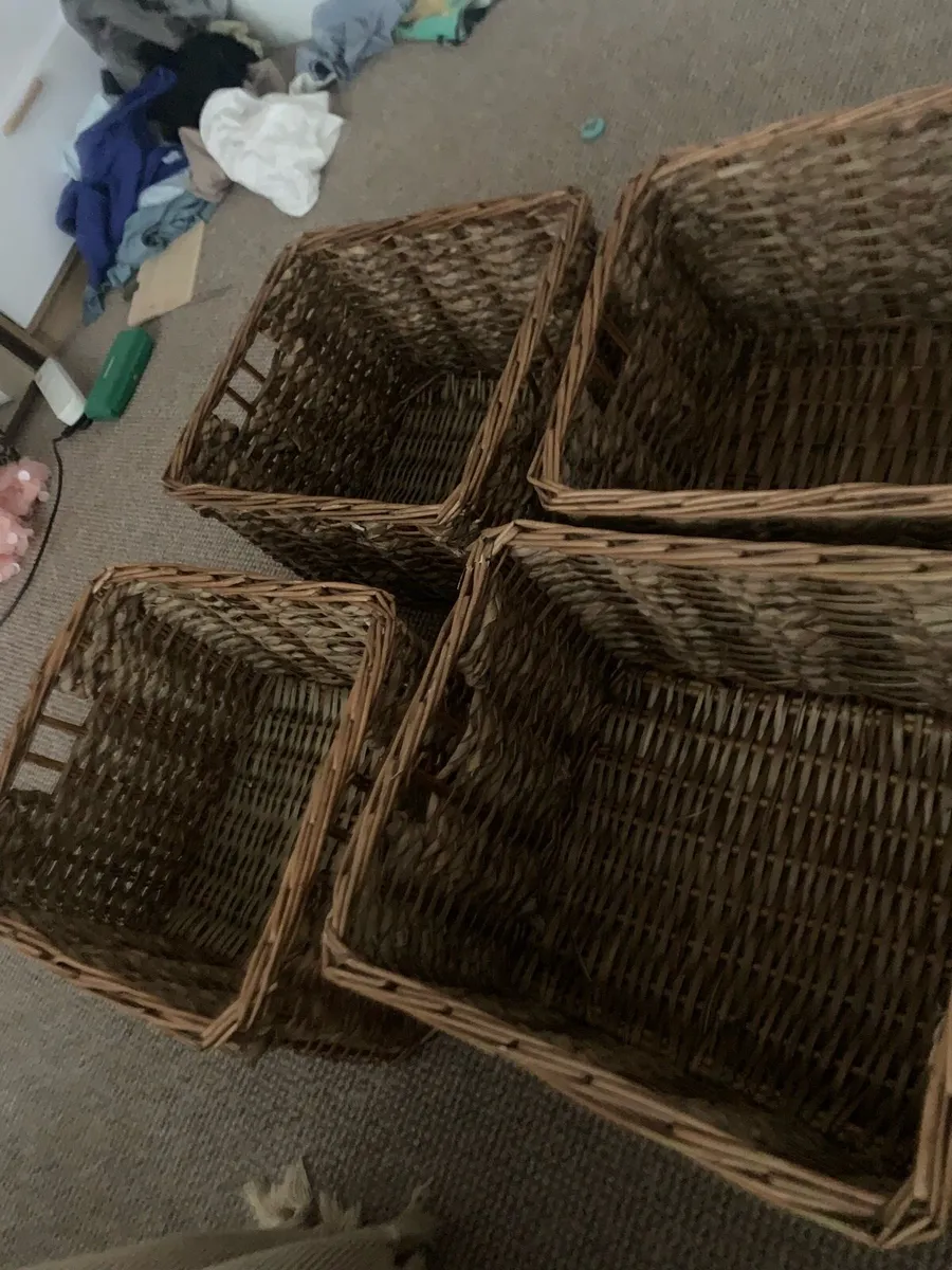 4 Wicker Baskets - Image 1