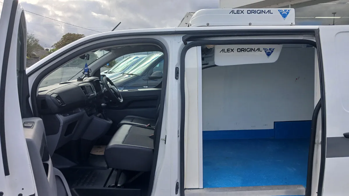 2021 VIVARO XLWB FRIDGE FREEZER PLUGIN, NEW ENGINE - Image 3