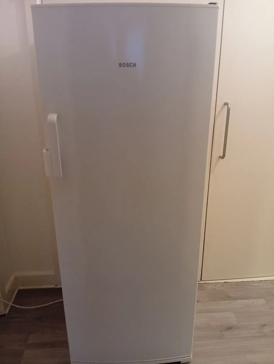 Quality Bosch Freezer 217litres - Image 1