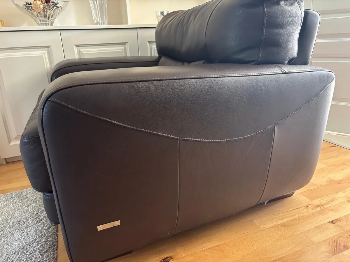 Brown Leather Suite - Image 4