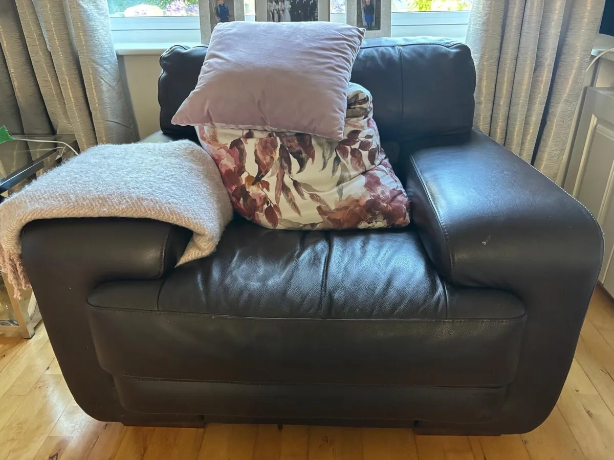 Brown Leather Suite - Image 2
