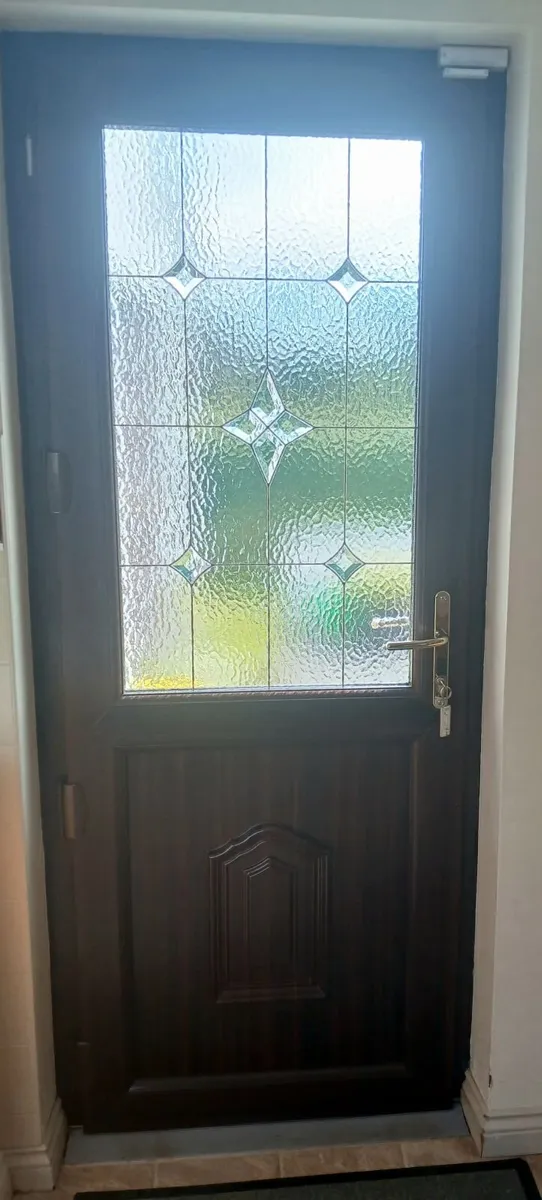 PVC external doors x 2 rosewood 880mm wide - Image 4