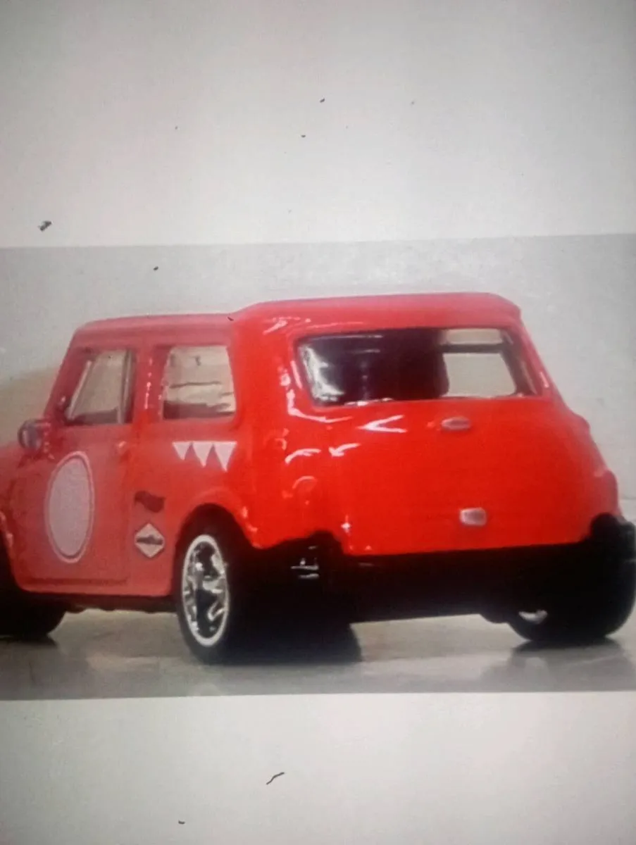 HOT WHEELS DIE-CAST MODLE CAR' 1-64 SCALE - Image 2