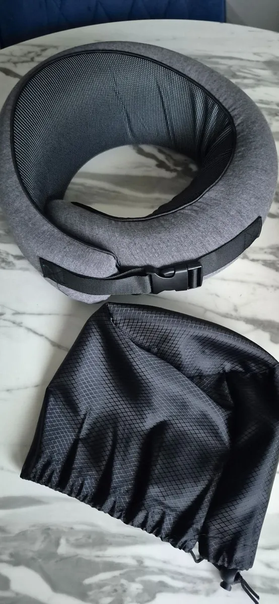 Travel pillow - Image 1