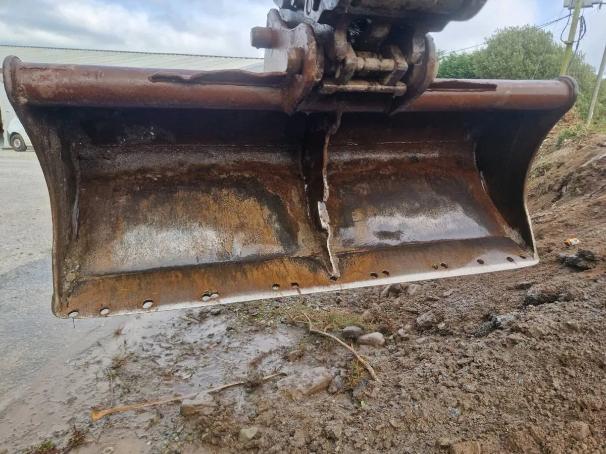 Grading bucket - Image 1