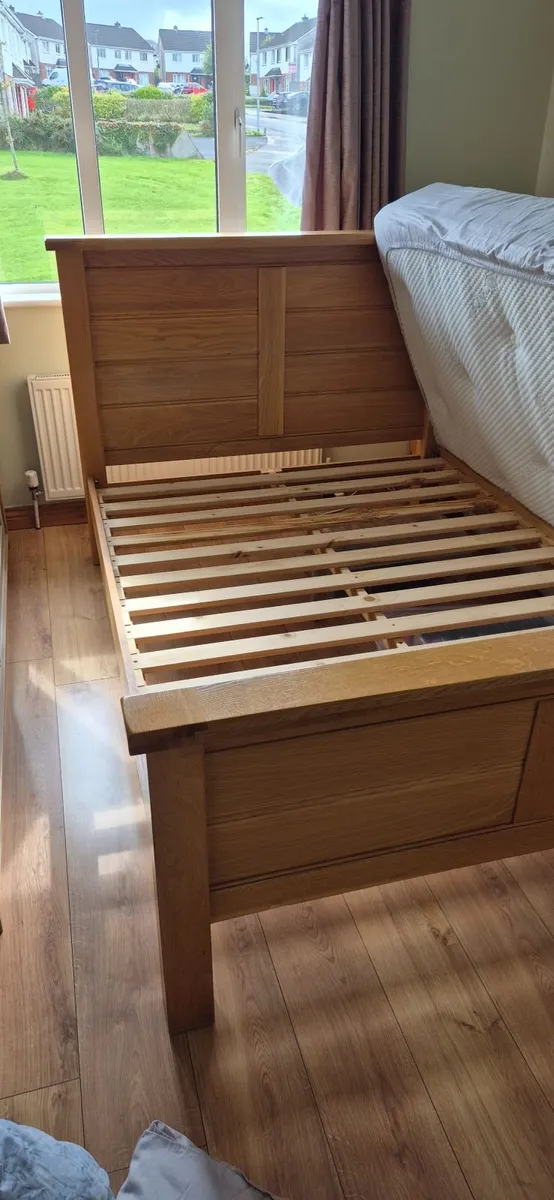Double bed - Image 1