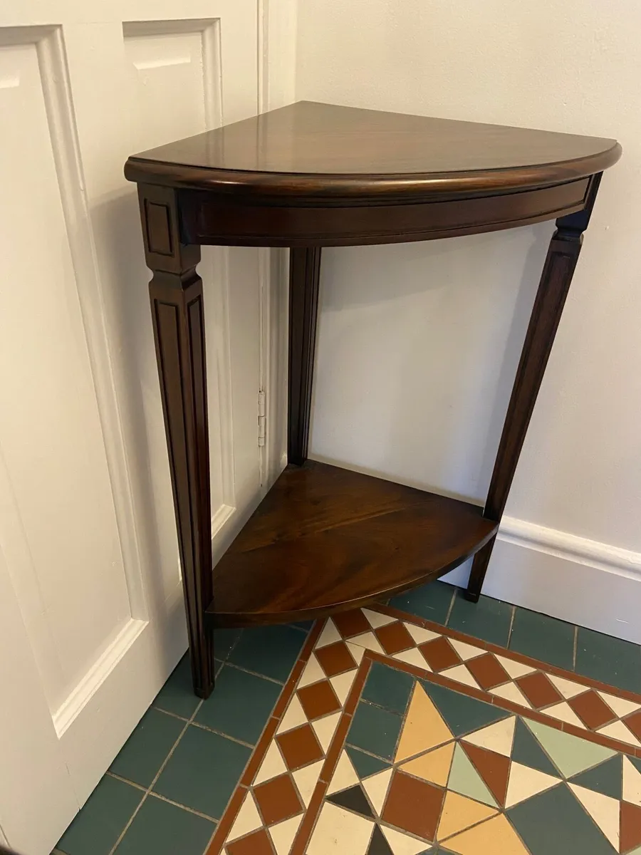 Corner table with shelf - Image 2