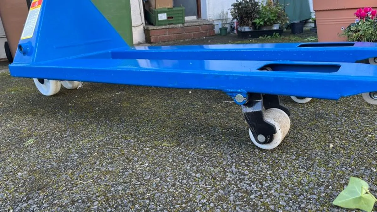 Pallet truck - Image 3