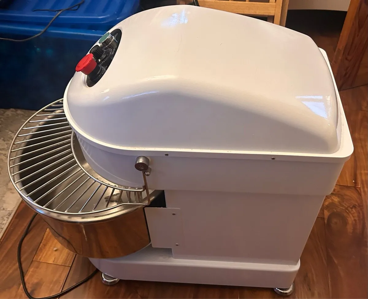 Spiral Dough Mixer - Buffalo 20L - Image 2