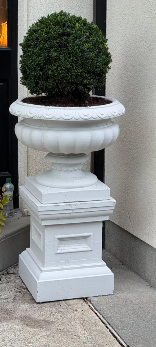 Flower pots - Image 1