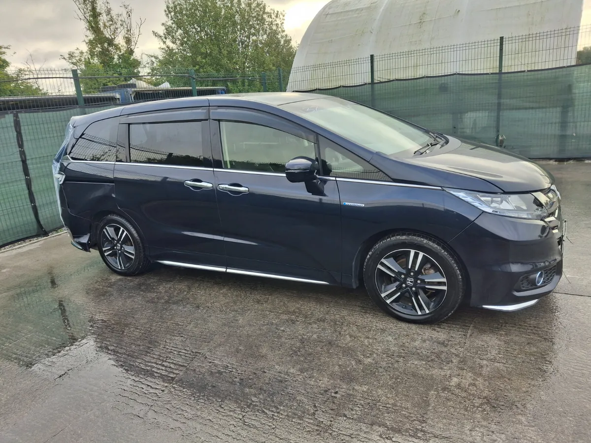 2017 Honda Odyssey Hybrid  Automatic  7 seater - Image 2