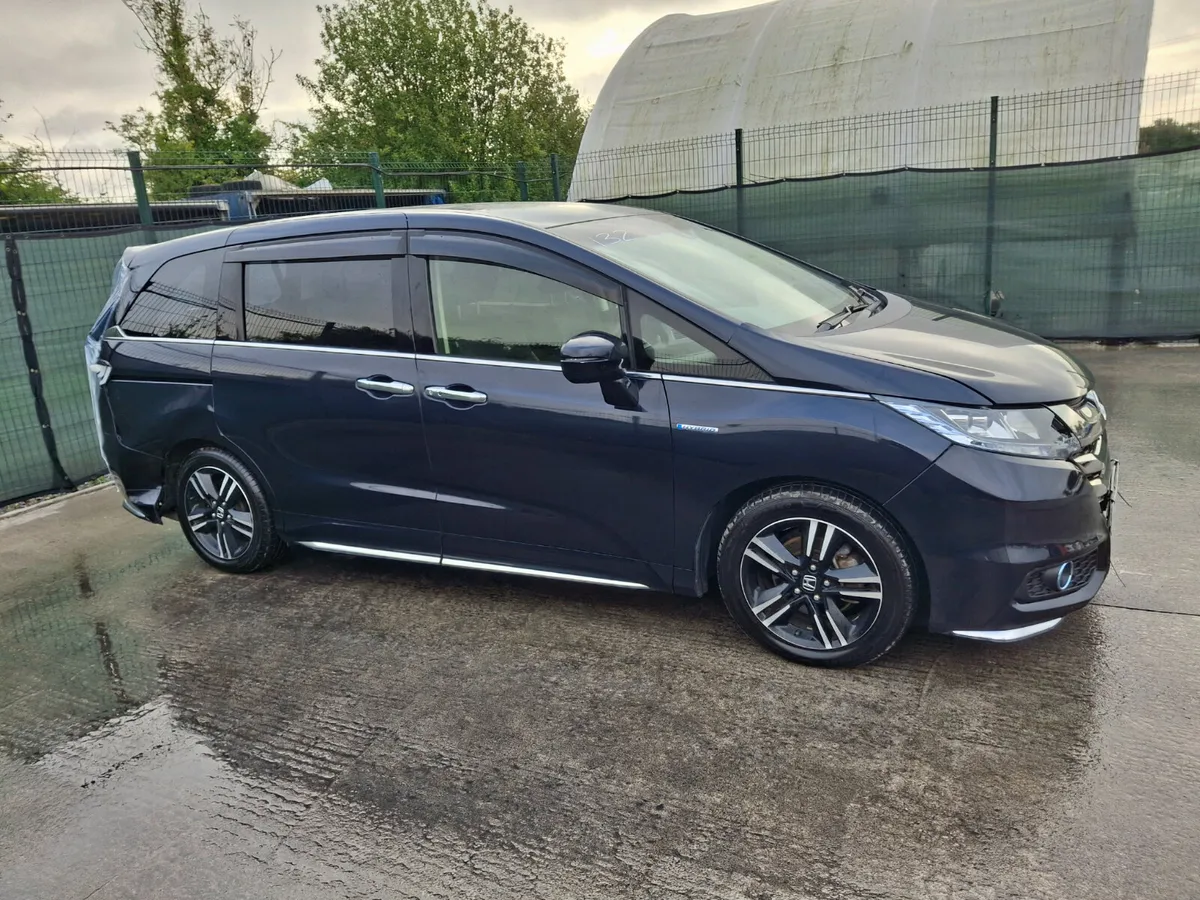 2017 Honda Odyssey Hybrid  Automatic  7 seater - Image 4