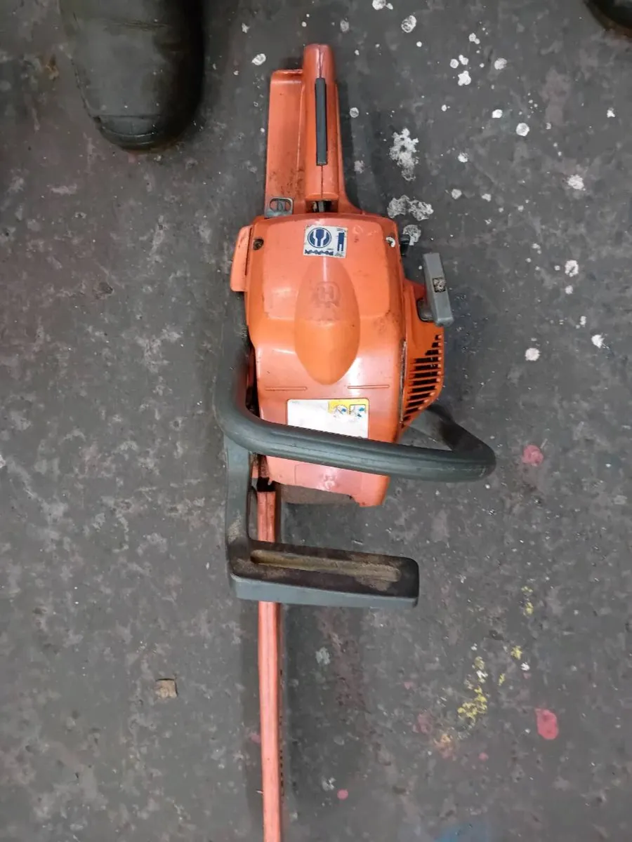 Husqvarna Chainsaw - Image 2