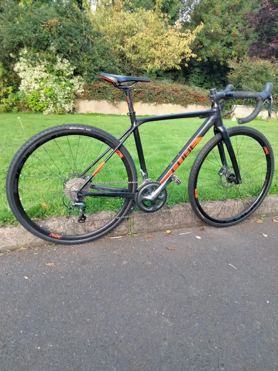 Cube Cross Race Cyclocross Bike, Carbon Fork. - Image 1