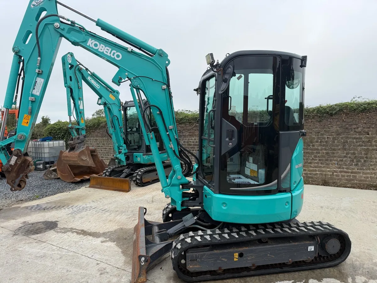 KOBELCO SK28SR-6E 723 Hours - Image 2