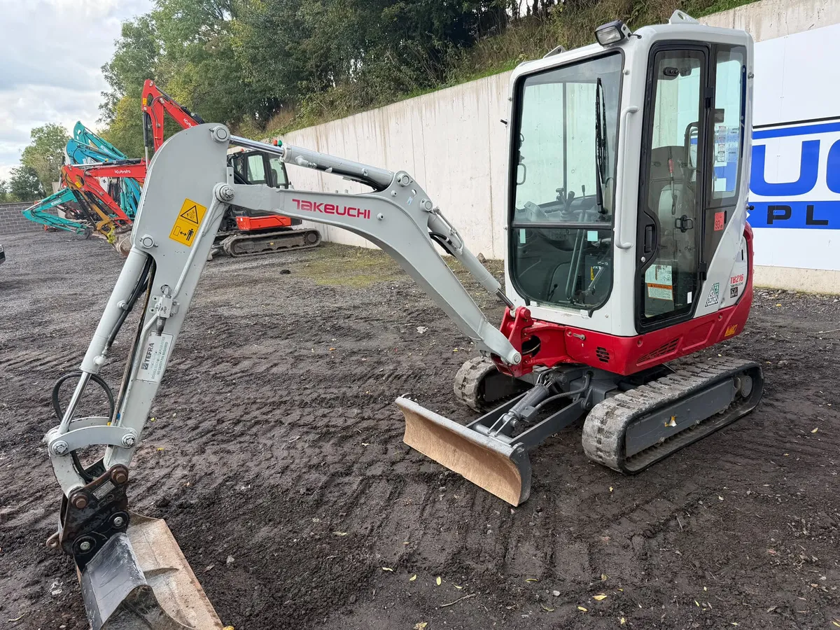 2024 TAKEUCHI TB216 - Image 4