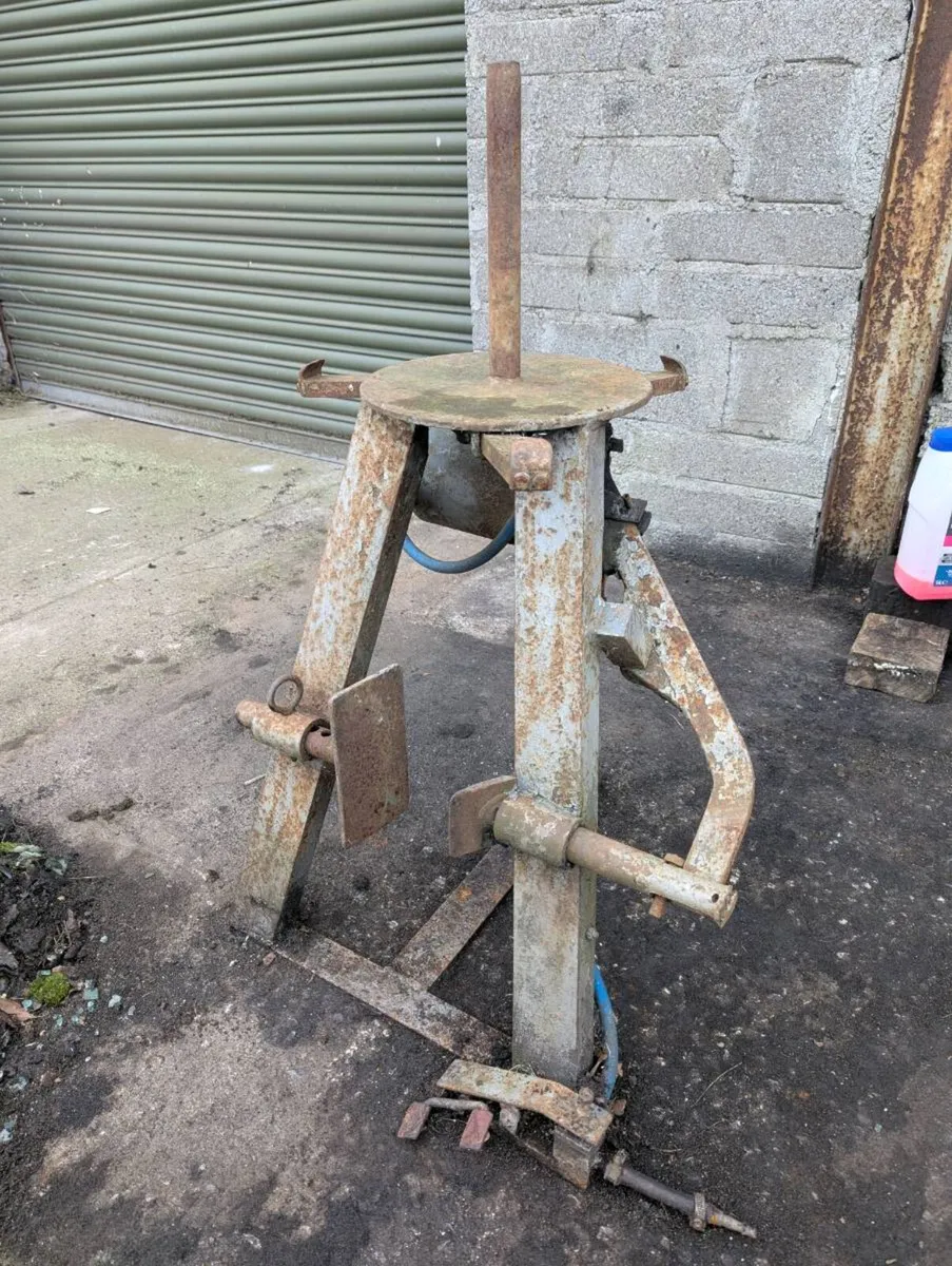 Vintage Tyre Machine - Image 2