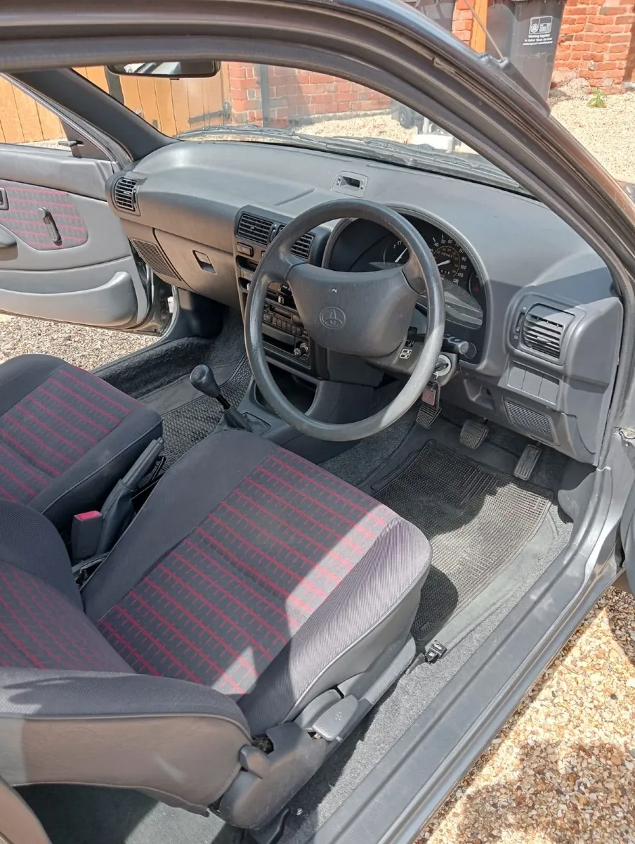 Toyota Starlet 1993 - Image 2
