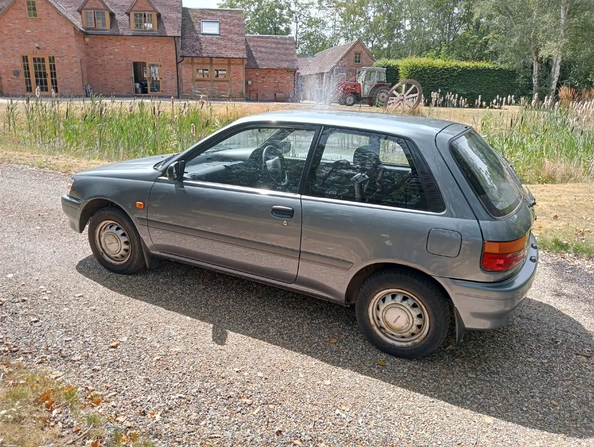 Toyota Starlet 1993 - Image 1