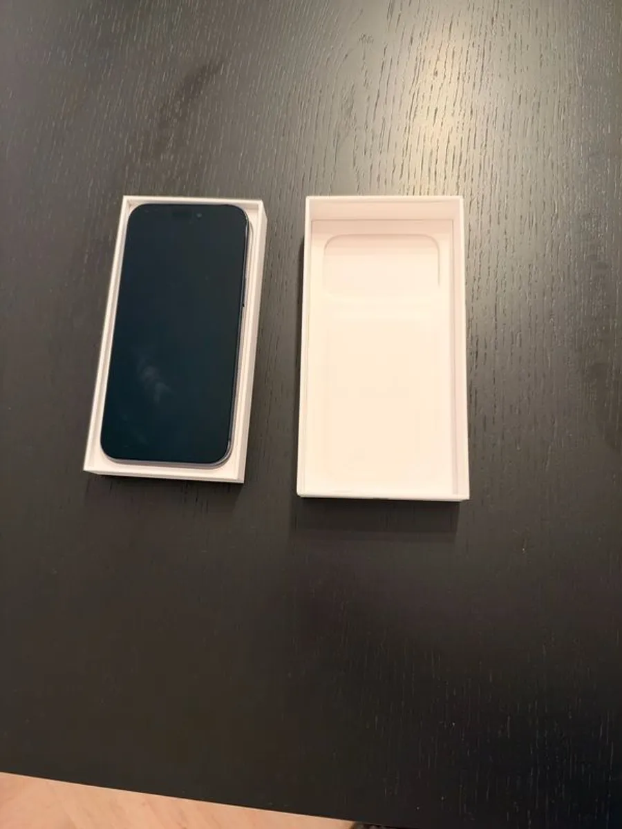 iPhone 17 Pro Max - Image 2