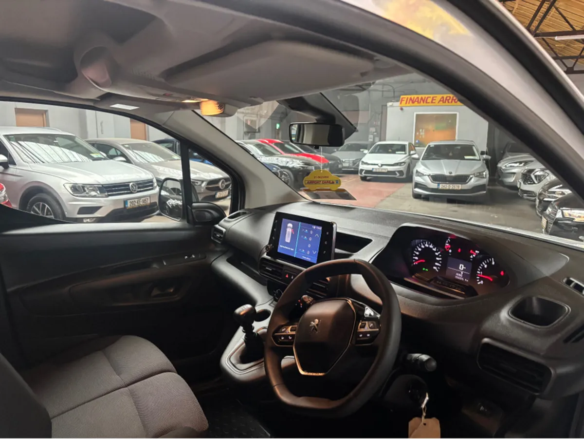 Peugeot Partner PROFESSIONAL PLUS 1.5 H HDI 100 6 - Image 2