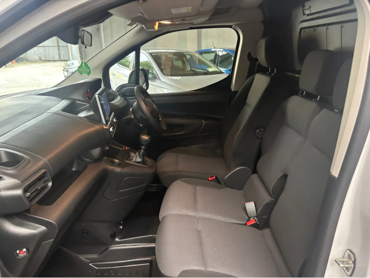 Peugeot Partner PROFESSIONAL PLUS 1.5 H HDI 100 6 - Image 3