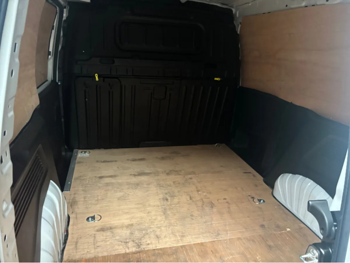 Peugeot Partner PROFESSIONAL PLUS 1.5 H HDI 100 6 - Image 2