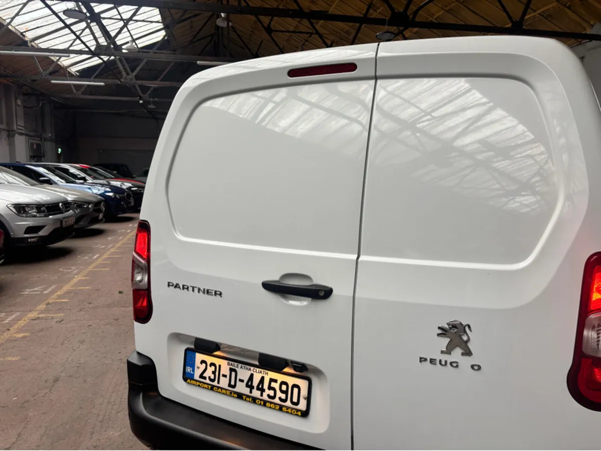 Peugeot Partner PROFESSIONAL PLUS 1.5 H HDI 100 6 - Image 4