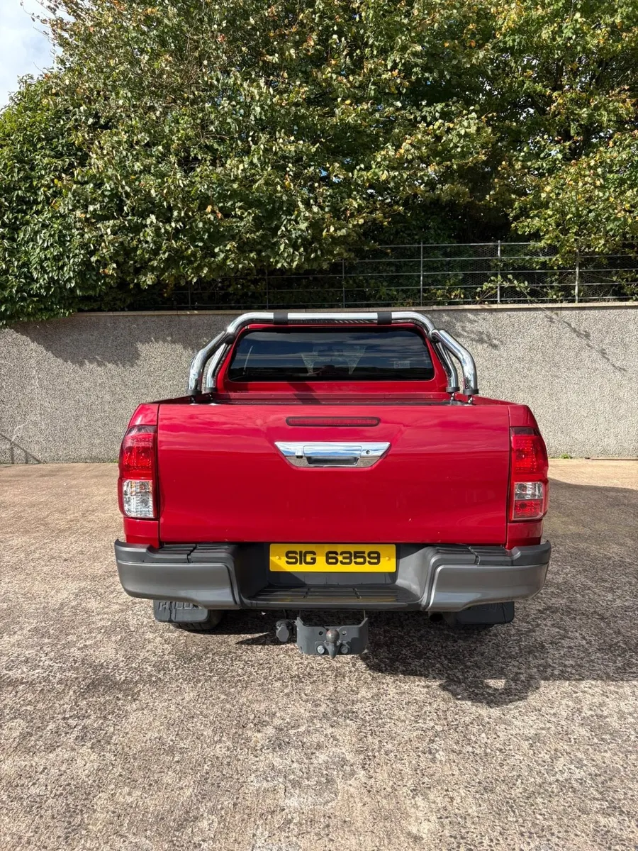 Toyota Hilux - Image 4