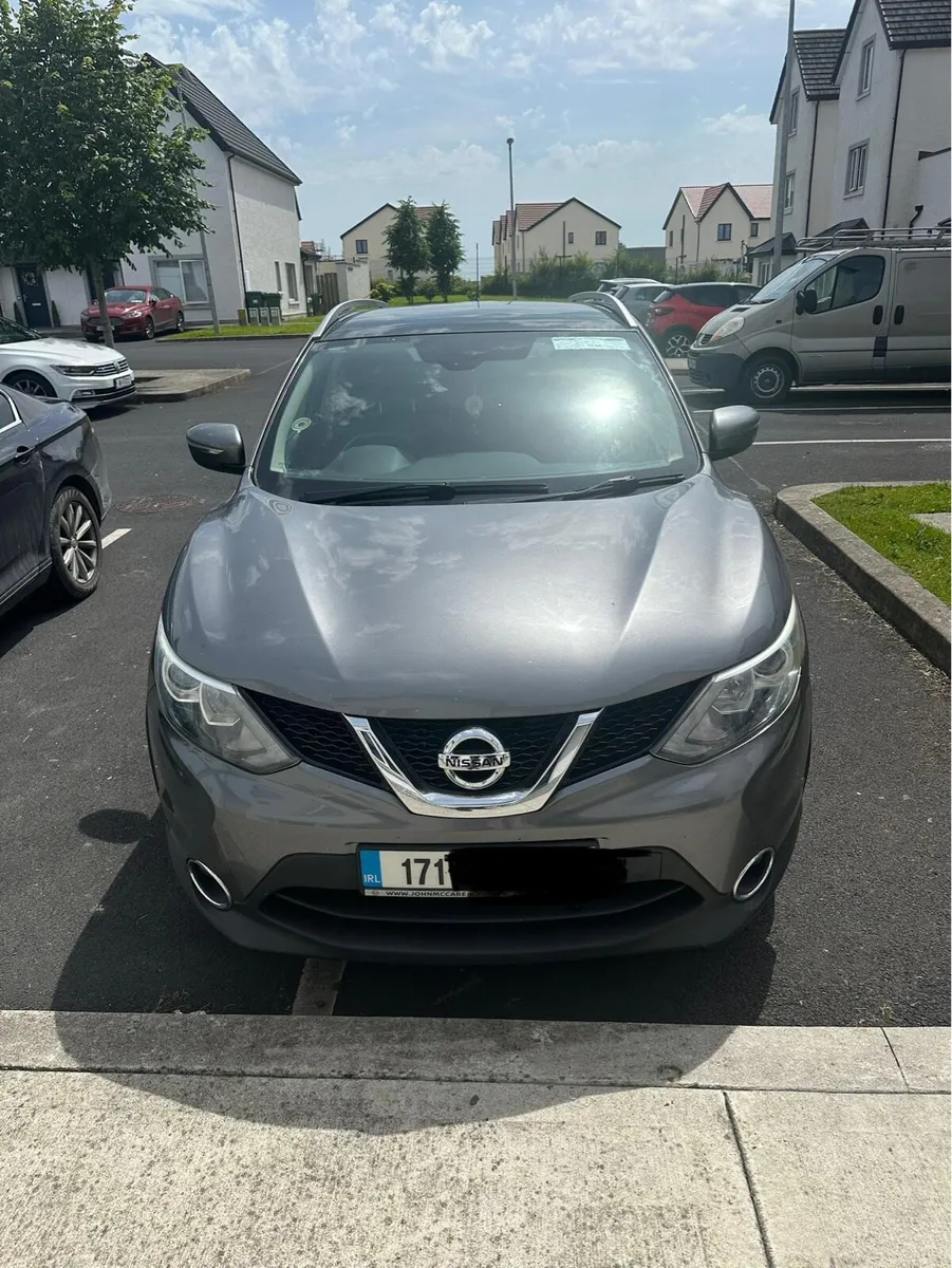 Car NISAAN QASHQAI - Image 1