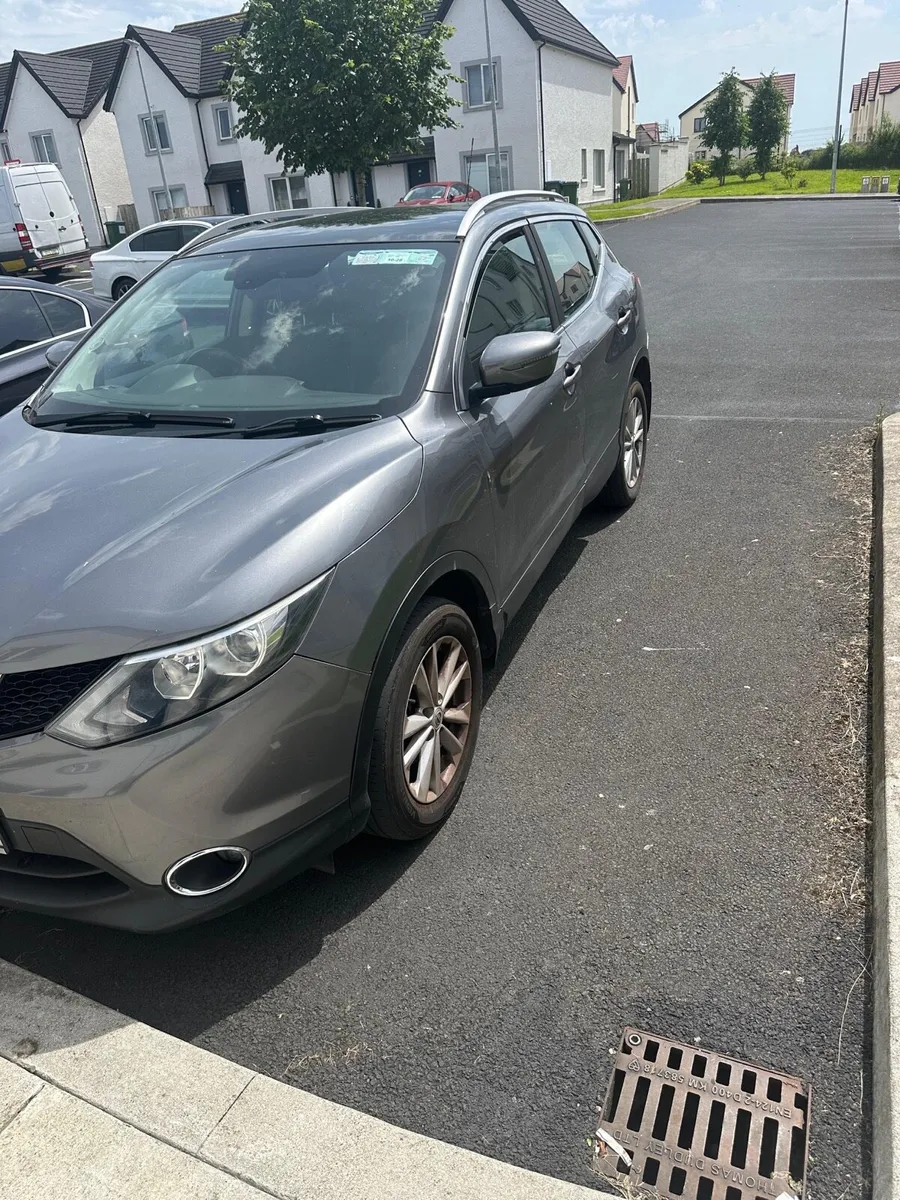 Car NISAAN QASHQAI - Image 2