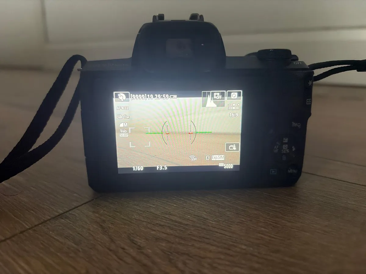 Canon camera m50 mark II - Image 3