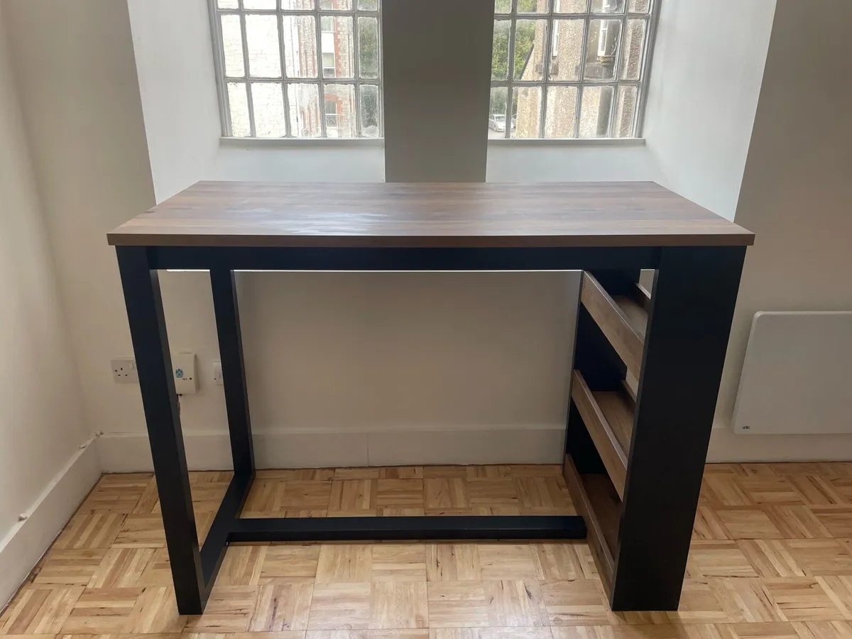 Breakfast bar - Image 1