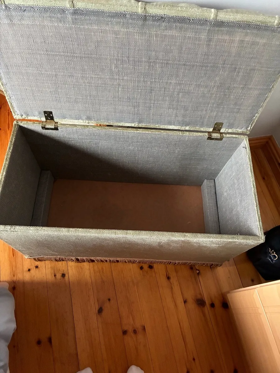 Ottoman for sale - Image 2