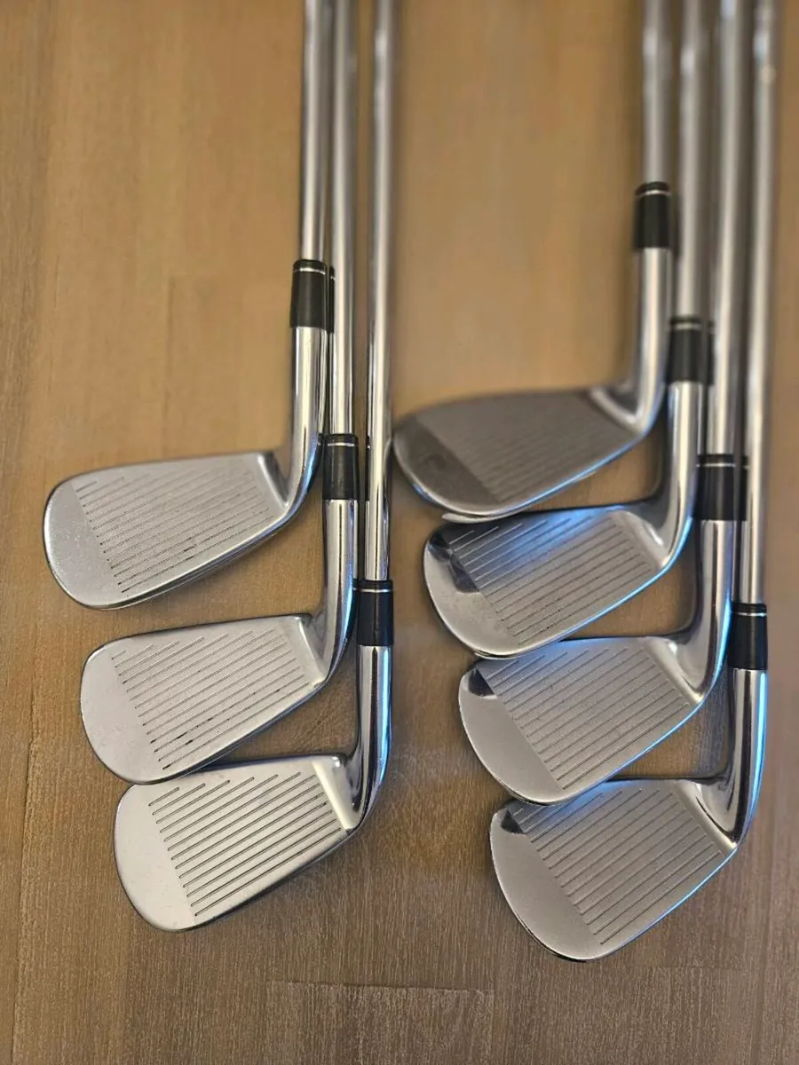 Taylormade R11 Irons - Image 2