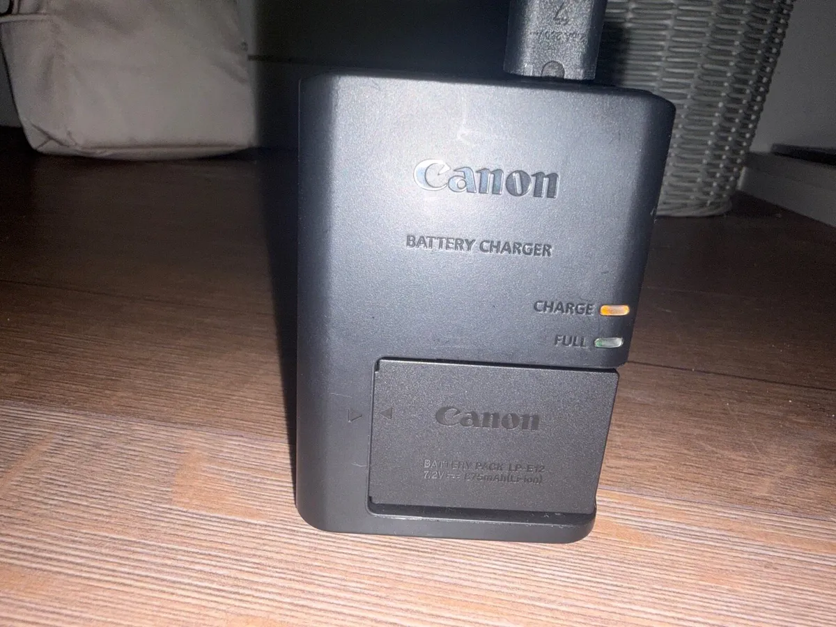 Canon camera m50 mark II - Image 4