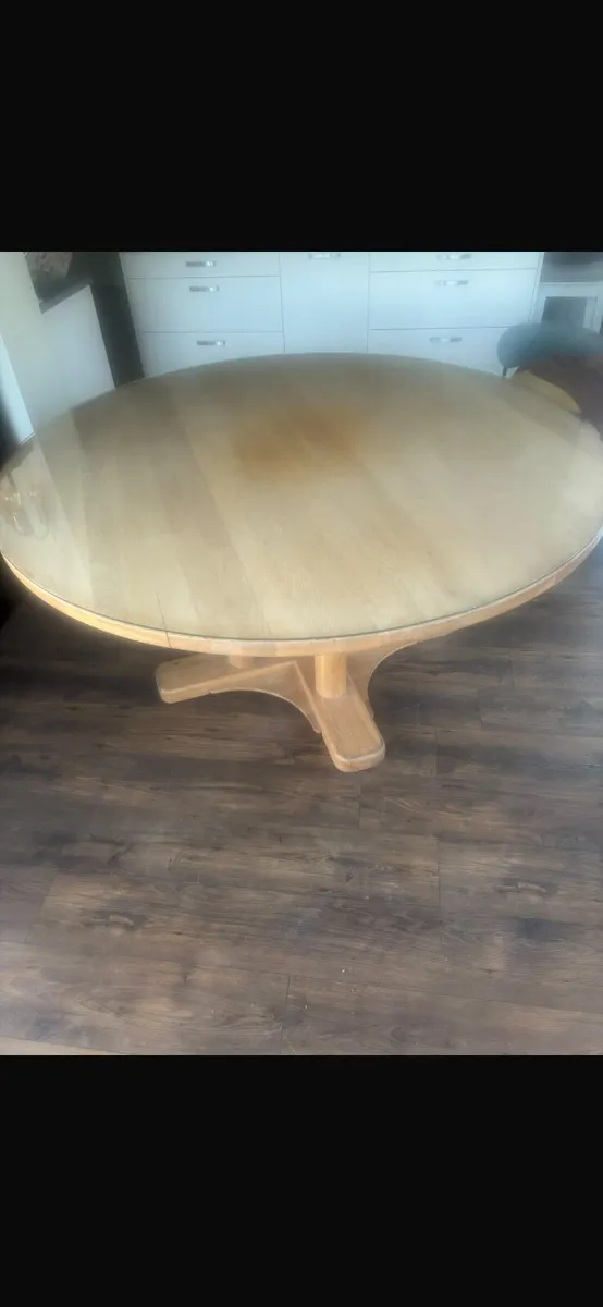 Larry O’ Keefes solid oak round kitchen table - Image 4