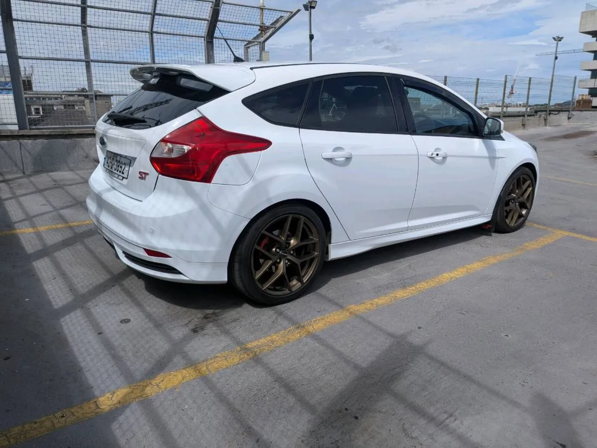 Ford Focus St - Image 2
