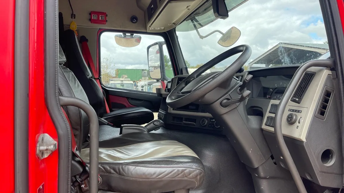 2019 Volvo FM13 460 6x2 Globetrotter Tractor Unit - Image 4