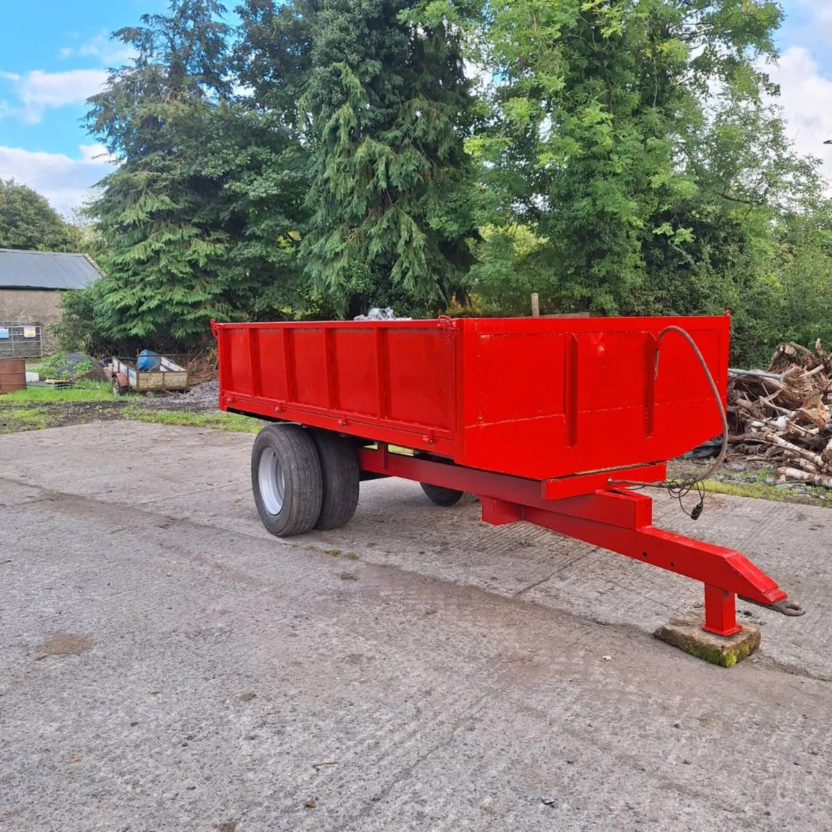 Tipping Traer - Image 1